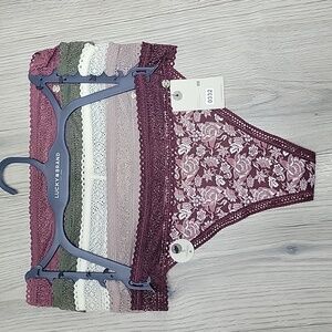 LUCKY BRAND THONGS.
